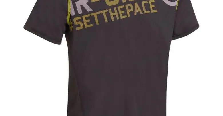 Solde Decathlon T-shirt fitness cardio homme noir imprimé jaune Energy 59Dhs au lieu de 79Dhs