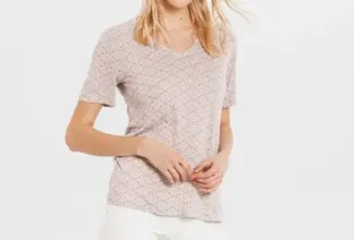 Splendide offre chez LC Waikiki Maroc T-Shirt pour femme à 59Dhs
