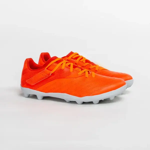 Soldes Decathlon Chaussure De Football Enfant Terrain Sec KIPSTA 139Dhs au lieu de 159Dhs