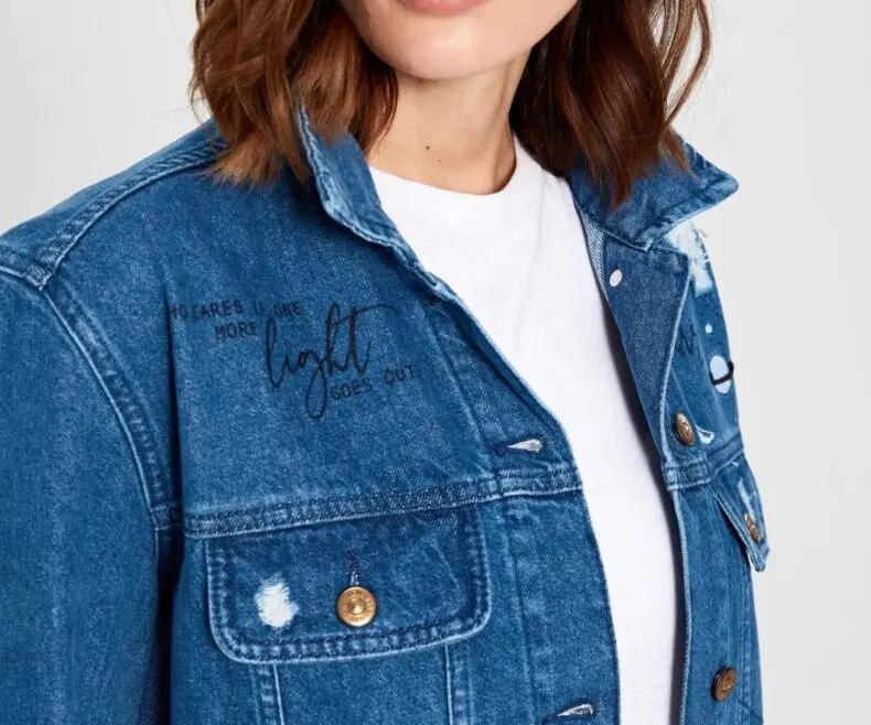 Soldes chez LC Waikiki Maroc Jaquette en jeans pour femme 209Dhs au lieu de 419Dhs