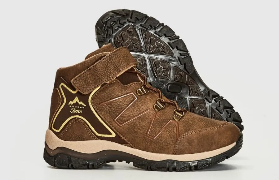 Soldes LC Waikiki Maroc Bottes de trekking garçon 199Dhs au lieu de 249Dhs