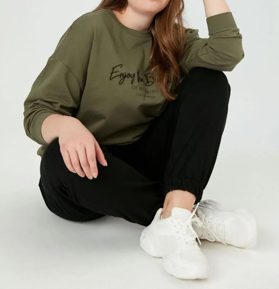 Soldes LC Waikiki Maroc Sweatshirt imprimé de lettres 109Dhs au lieu de 169Dhs