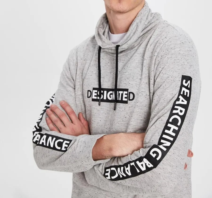 Soldes LC Waikiki Maroc Sweatshirt imprimé manches longues à col entonnoir 109Dhs au lieu de 209Dhs