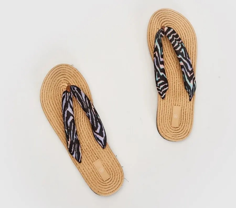 Soldes LC Waikiki Maroc Chaussons de plage femme 79Dhs au lieu de 99Dhs