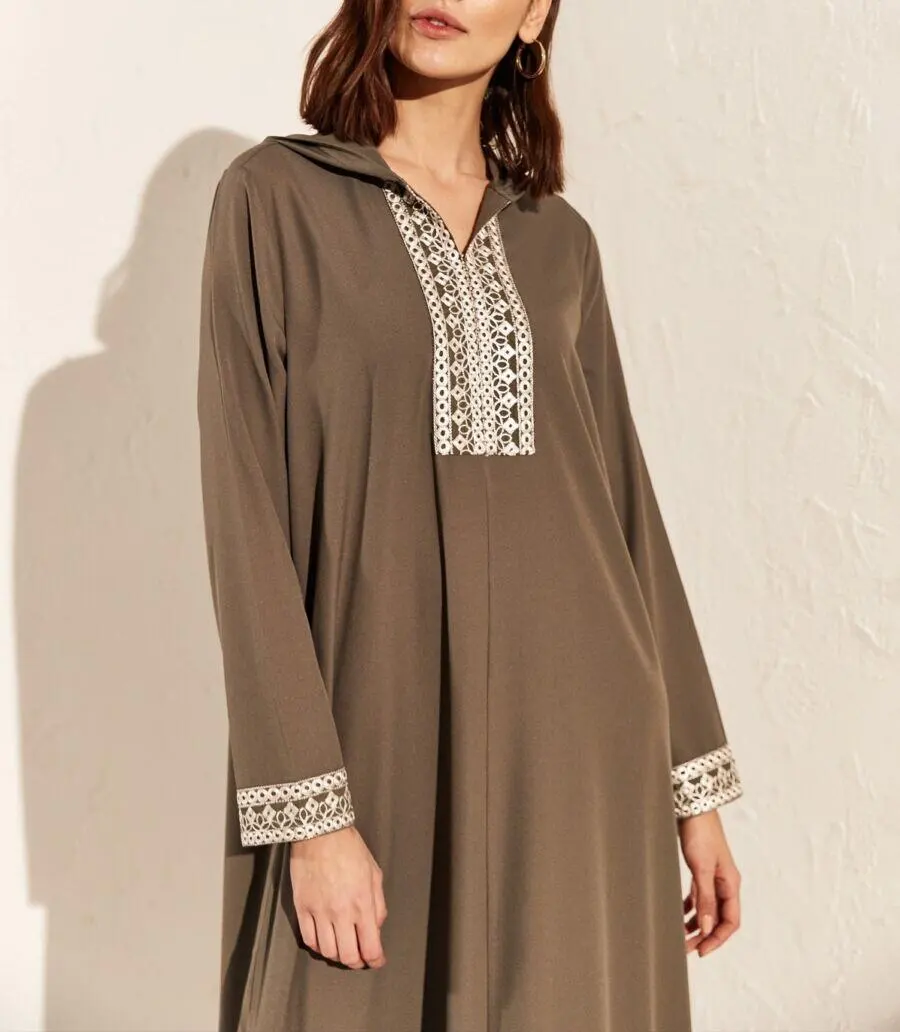 Soldes LC Waikiki Maroc Robe traditionnel pour femme 269Dhs au lieu de 449Dhs