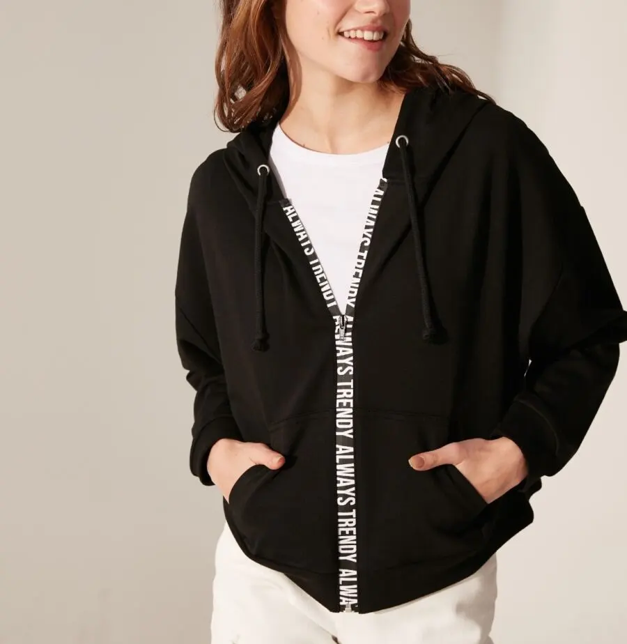 Soldes LC Waikiki Maroc Survêtement cardigan femme 109Dhs au lieu de 179Dhs