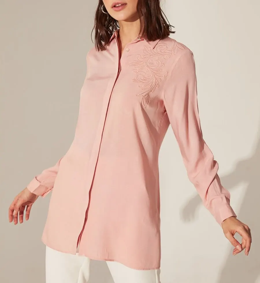 Soldes LC Waikiki Maroc Chemise pour femme 99Dhs au lieu de 219Dhs