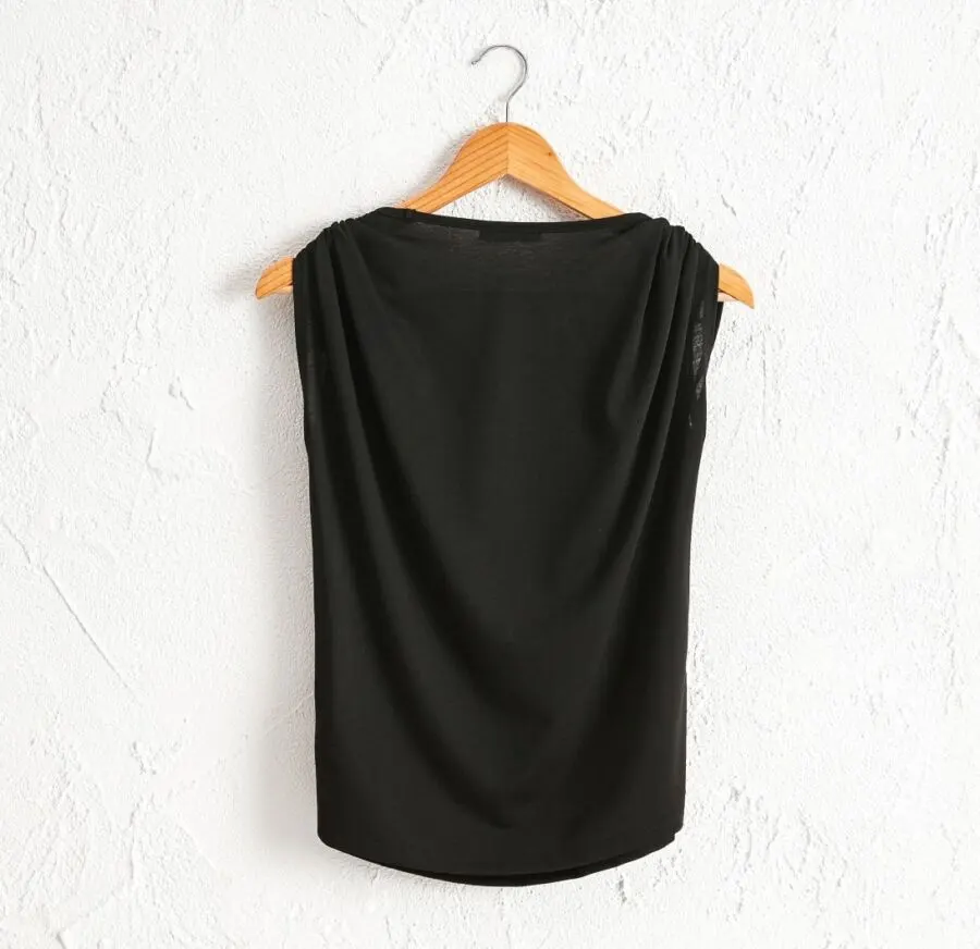 Soldes LC Waikiki Maroc T-shirt femme avec détail froncé 44Dhs au lieu de 139Dhs