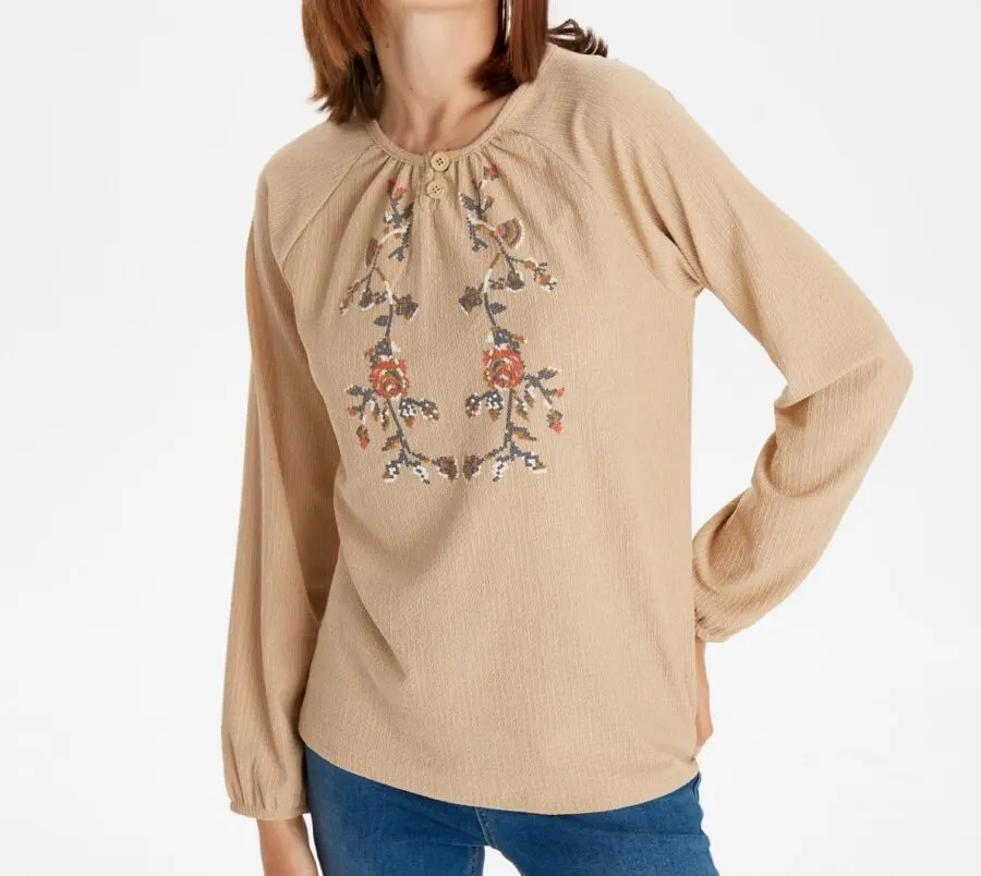 Soldes LC Waikiki Maroc T-shirt pour femme 69Dhs au lieu de 129Dhs