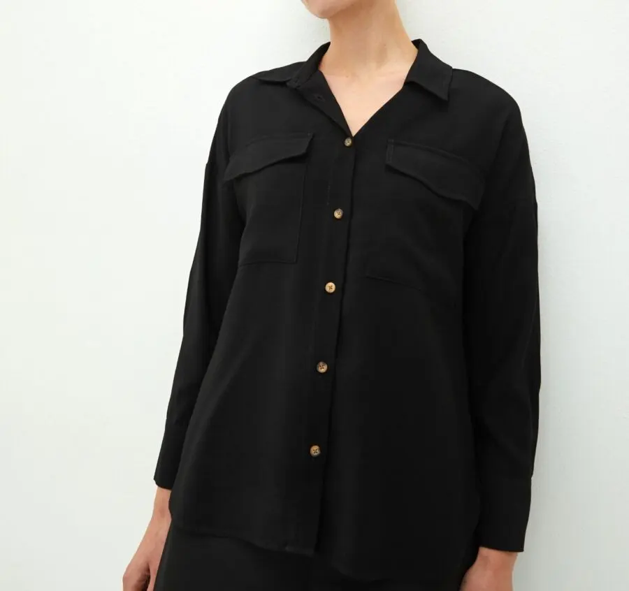 Soldes LC Waikiki Maroc Chemise droite à manches longues pour femmes 109Dhs au lieu de 199Dhs