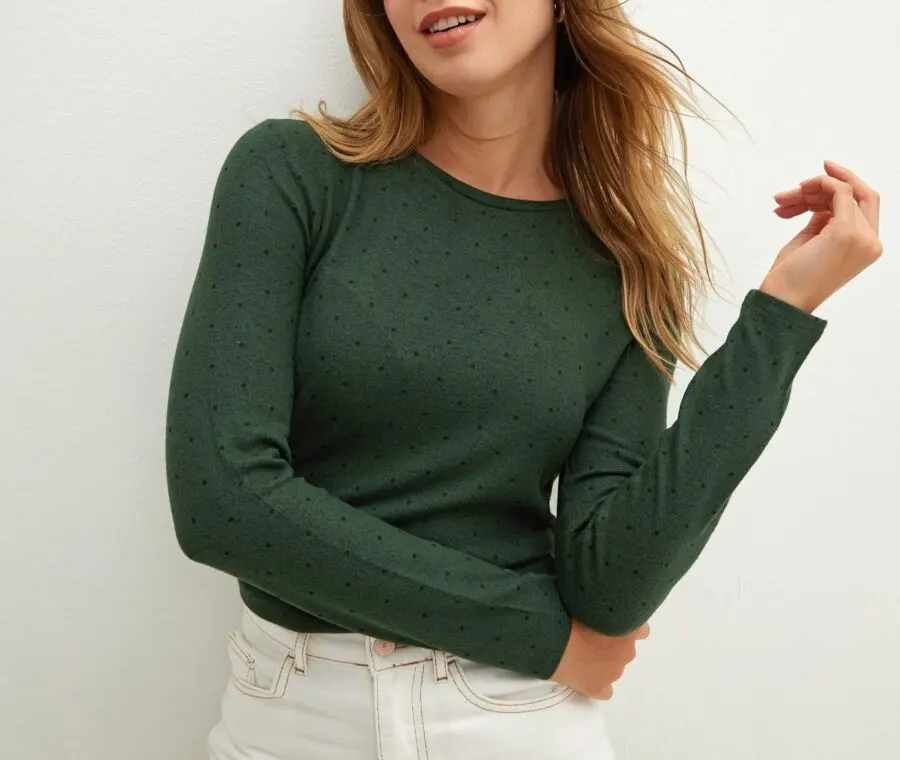 Soldes LC Waikiki Maroc T-shirt femme LCW BASIC ras du cou à pois et manches longues 89Dhs au lieu de 119Dhs