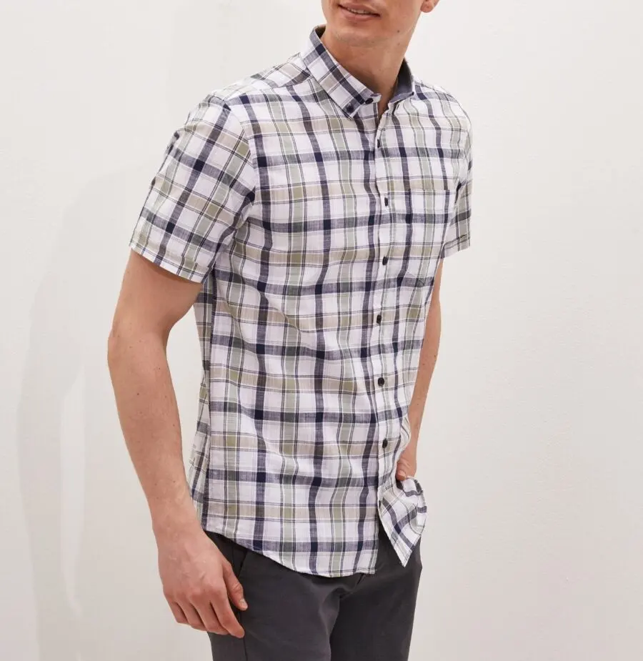 Soldes LC Waikiki Maroc Chemise pour homme 109Dhs au lieu de 149Dhs