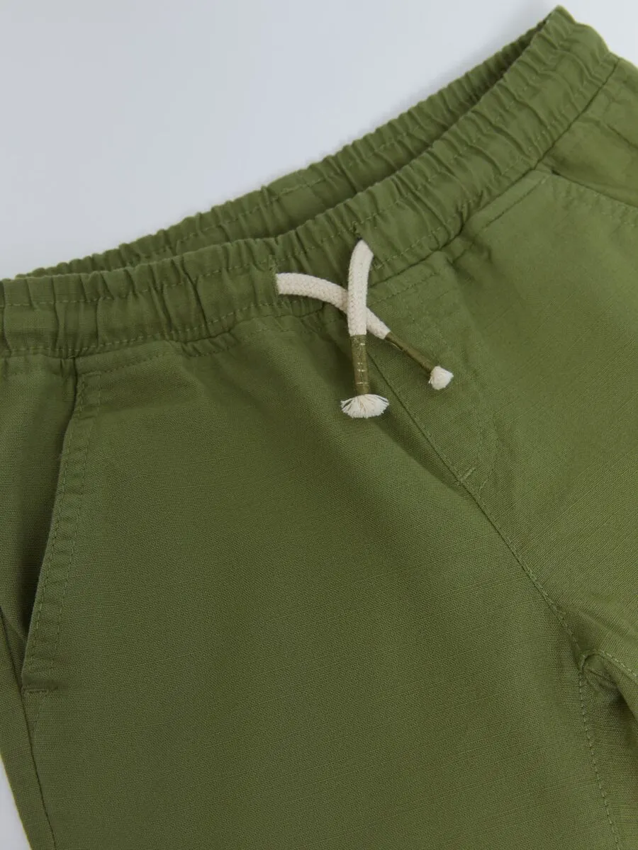 Soldes LC Waikiki Maroc Short basique en gabardine pour garçon avec taille élastique 109Dhs au lieu de 149Dhs