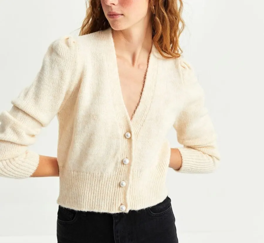 Soldes LC Waikiki Maroc Cardigan en tricot pour femmes à manches longues et col 149Dhs au lieu de 299Dhs